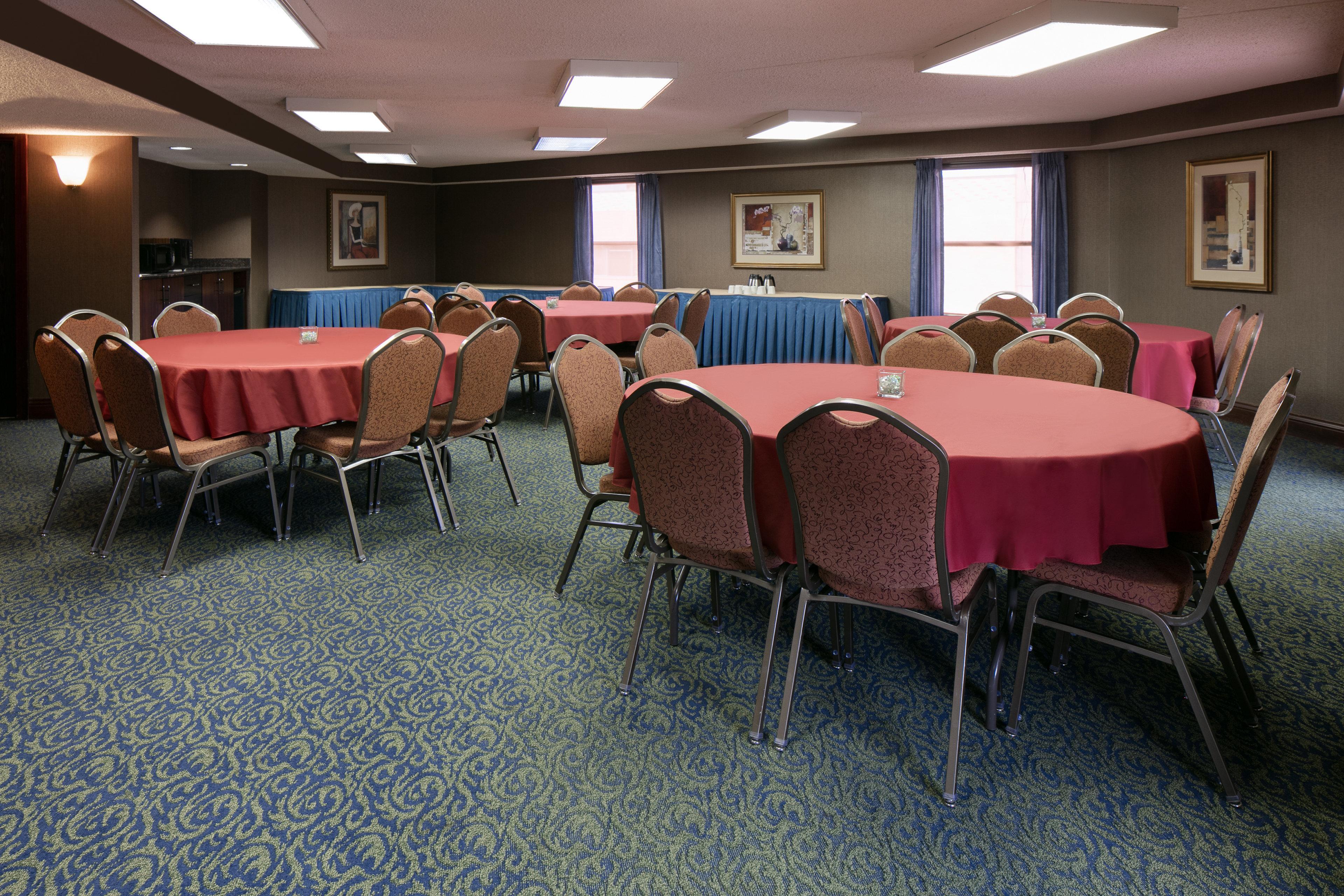 Holiday Inn Dubuque/Galena By Ihg Exterior photo