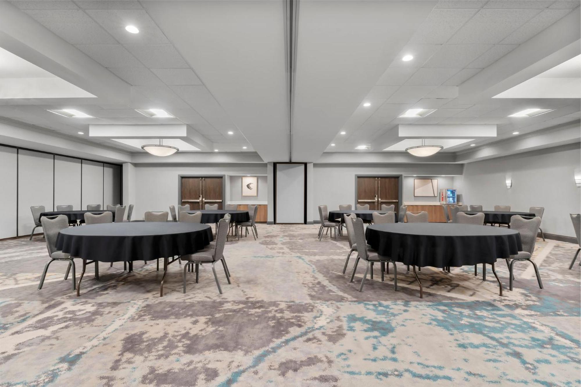 Holiday Inn Dubuque/Galena By Ihg Exterior photo