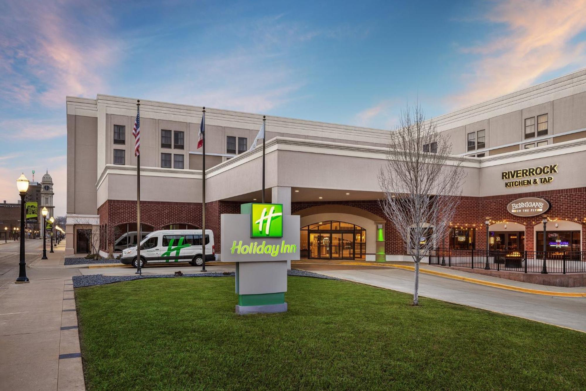 Holiday Inn Dubuque/Galena By Ihg Exterior photo